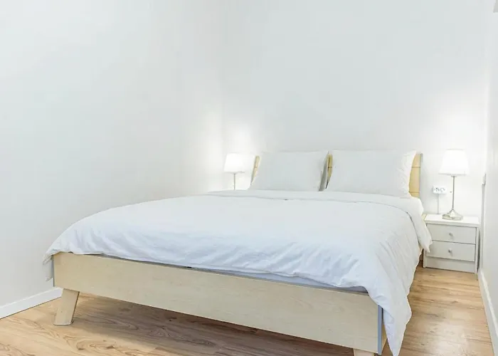 Near Westbahnhof - Cozy 2br With Wifi, Tv For Long Vienna