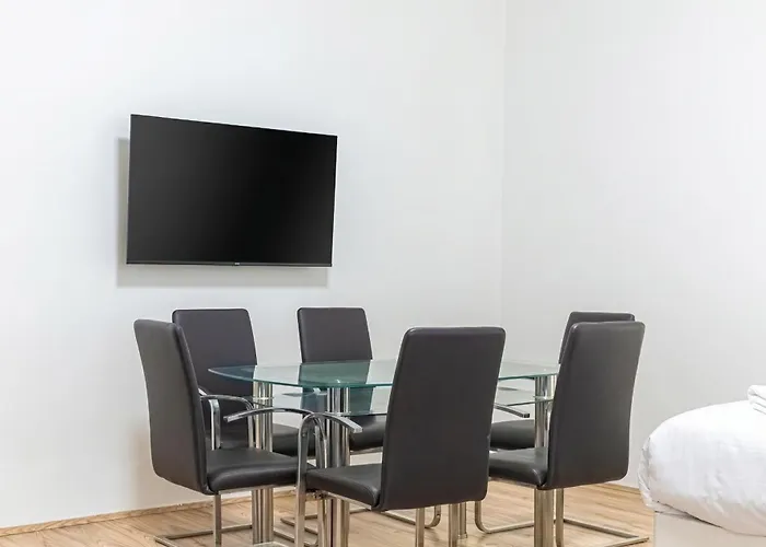 Near Westbahnhof - Cozy 2br With Wifi, Tv For Long Vienna