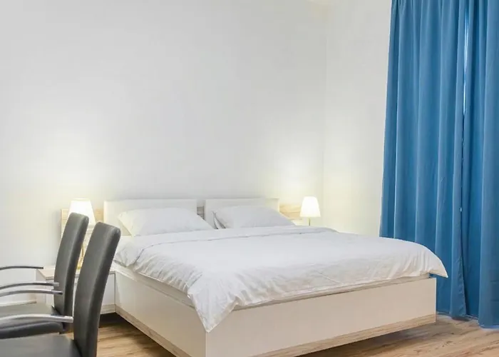 Near Westbahnhof - Cozy 2br With Wifi, Tv For Long Apartment