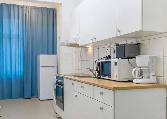Near Westbahnhof - Cozy 2br With Wifi, Tv For Long Vienna