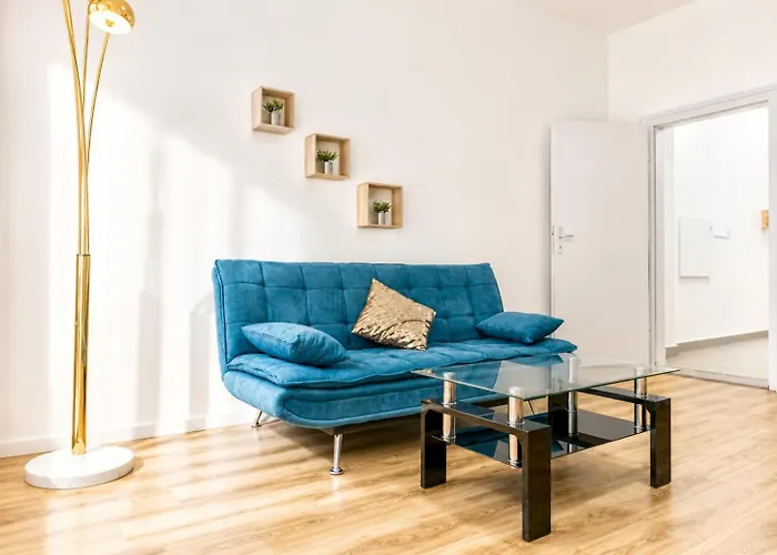 Near Westbahnhof - Cozy 2br With Wifi, Tv For Long Apartment *