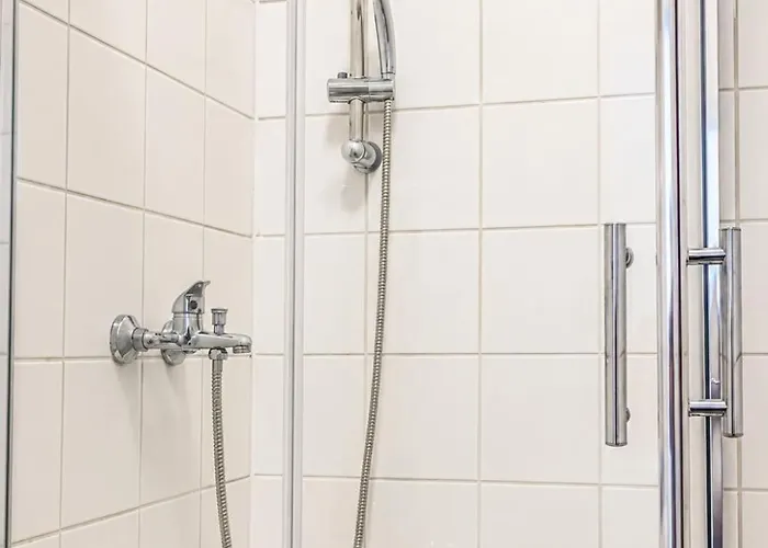 Near Westbahnhof - Cozy 2br With Wifi, Tv For Long Apartment *